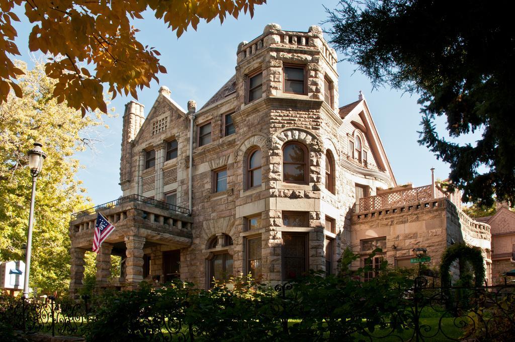 Castle Marne Bed & Breakfast Денвер Экстерьер фото